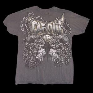 Tapout shirt with skull and chain print size Large